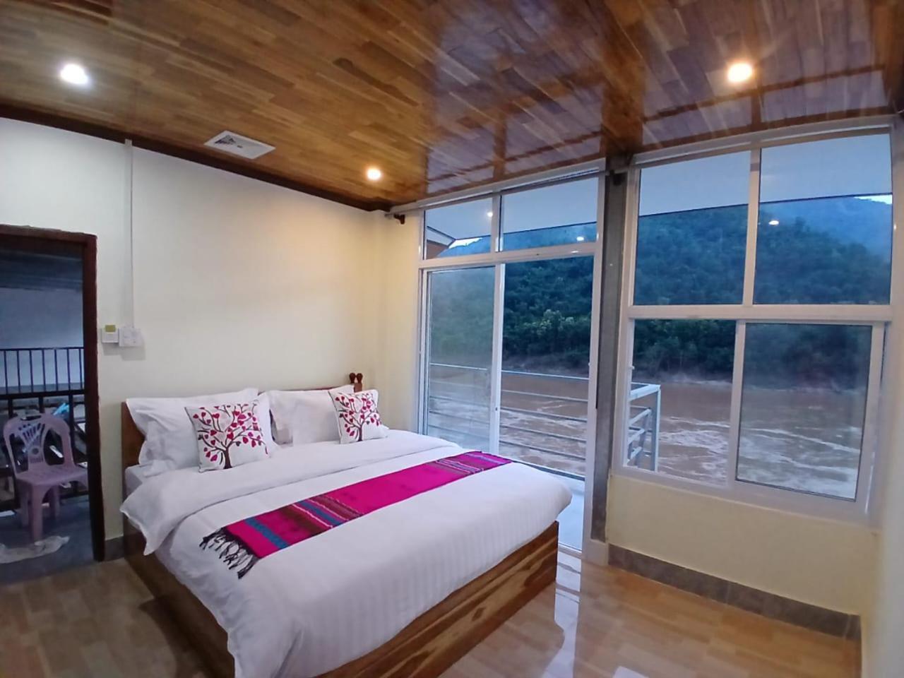 Villa Mekong 2 Guesthouse Pakbeng Luaran gambar